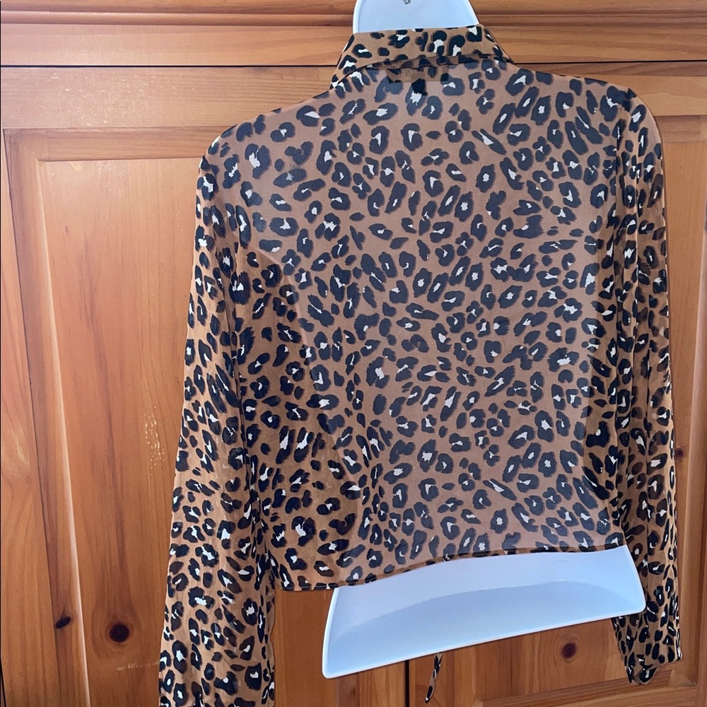 Leopard Print Tie-Front Blouse ๐๐ค - Picture 15 of 16